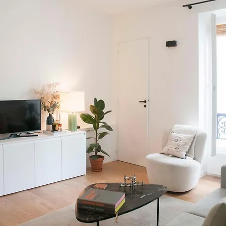 Apt LOFT style design in PARIS Parigi